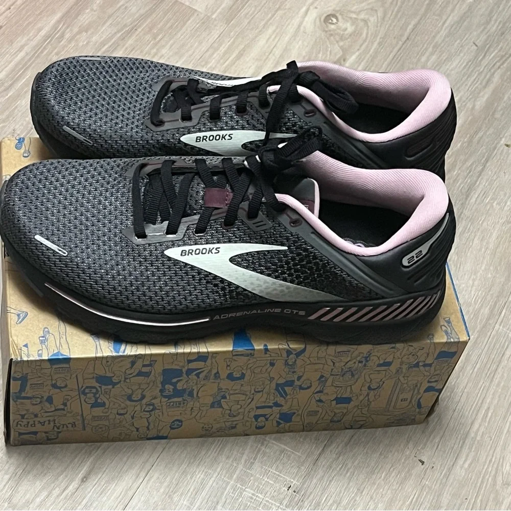 NWT Women’s‎ Brooks Adrenaline GTS 22 Black  and Pink Running Shoes Sz 12 Wide